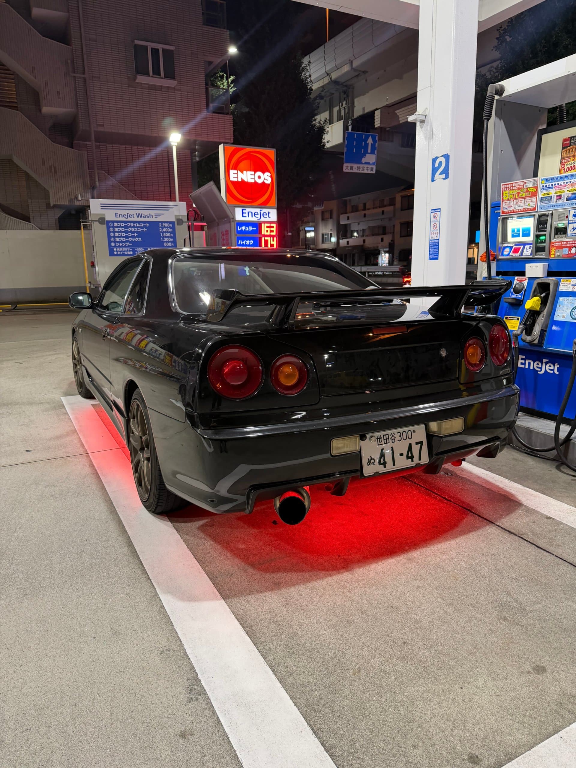 Nissan Skyline R34 Black